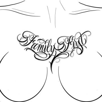 Calligraphie "Family First"