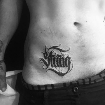 Tatouage calligraphie « String»