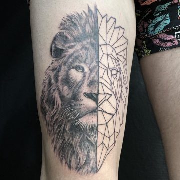 Tatouage double lion, réaliste & origami sur la cuisse