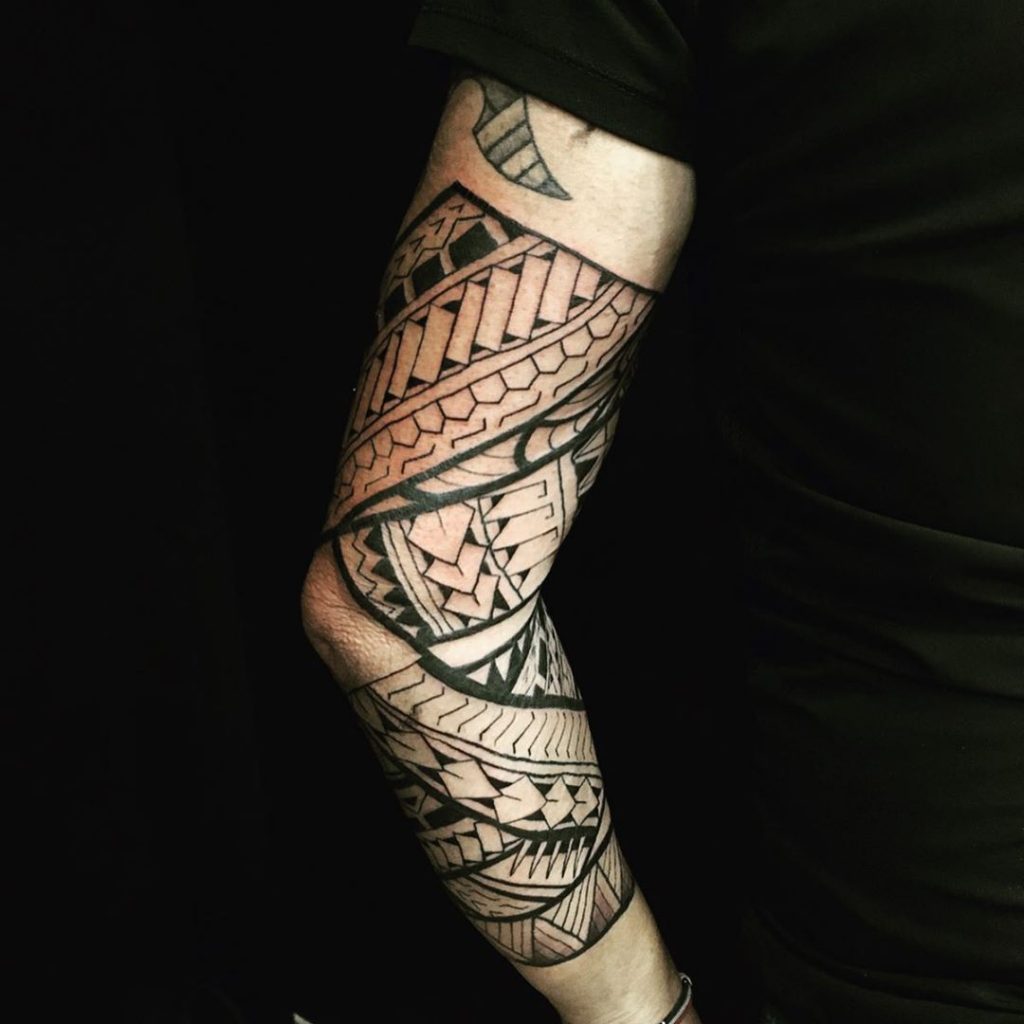 Tatouage maori sur le bras