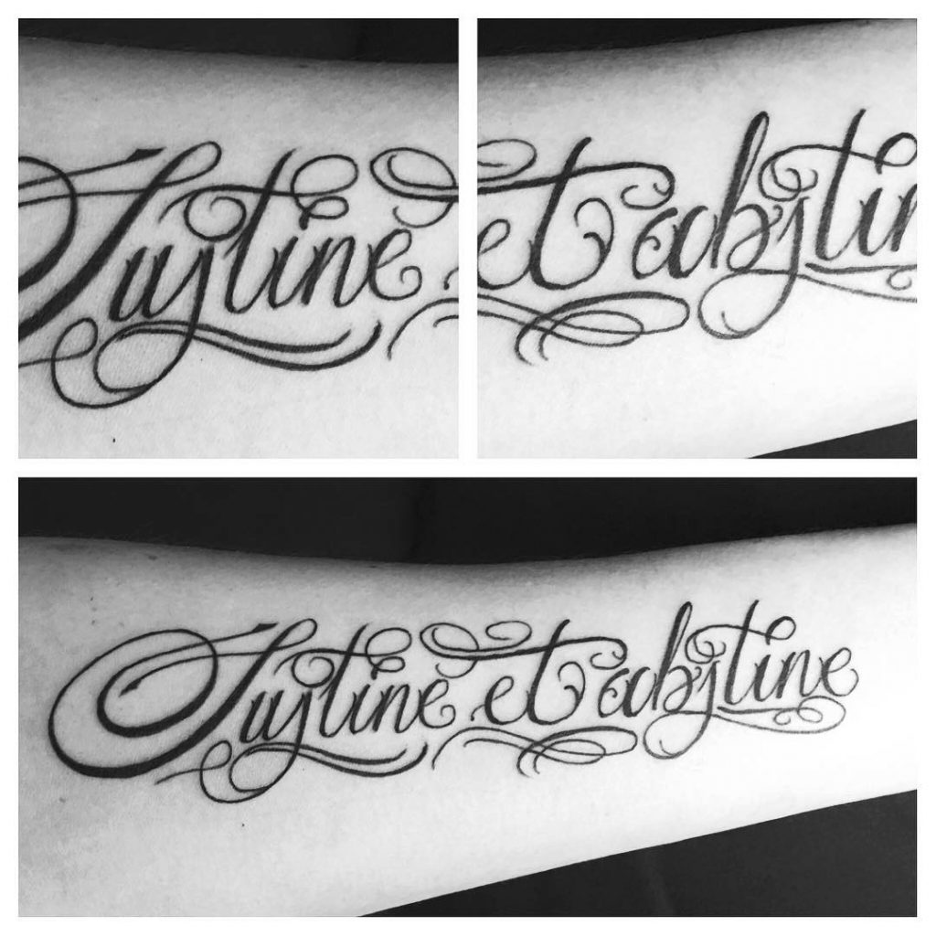 Tatouage calligraphie Sustine et Abstine